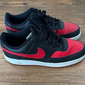 Nike Men's Black and Red Athletic Sneakers